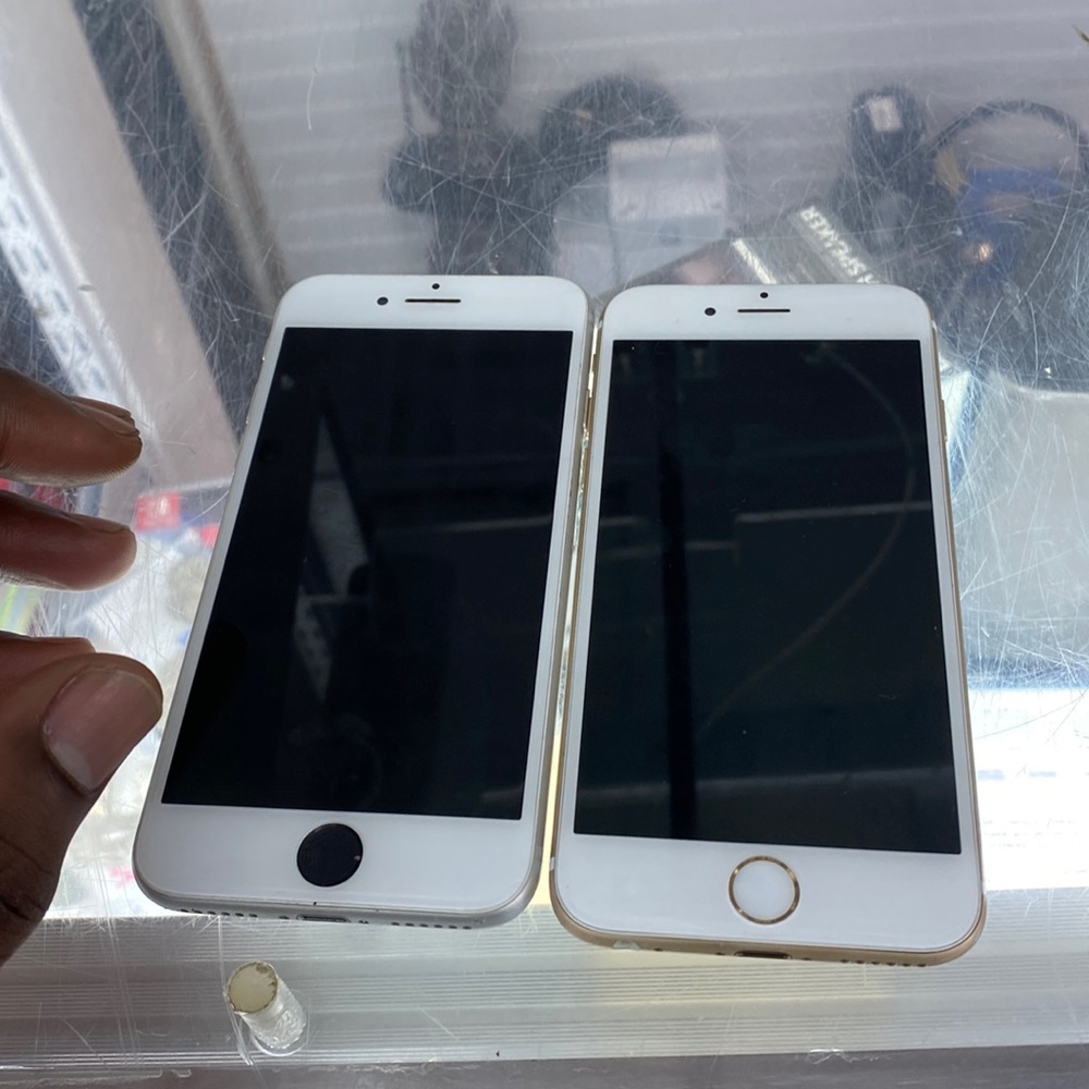 iPhone 6s unlocked and 8se unlocked good condition